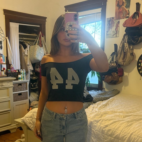 BRANDY MELVILLE Black Off-Shoulder Crop Top with Graphic - Picture 3 of 3